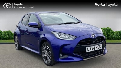 2025 TOYOTA YARIS 1.5 HYBRID EXCEL 5DR CVT HYBRID HATCHBACK 9,254 MI 2025 REG AUTOMATIC... photo